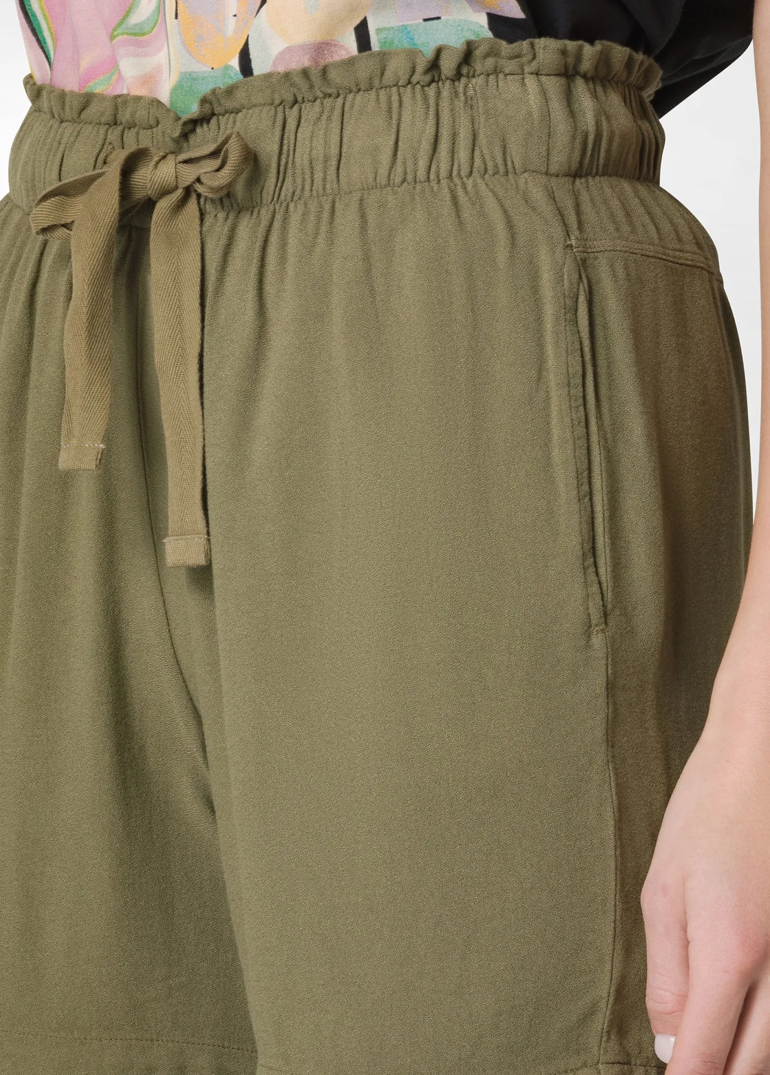 DEHA Bermuda*Shorts In Viscosa Crepe Verde
